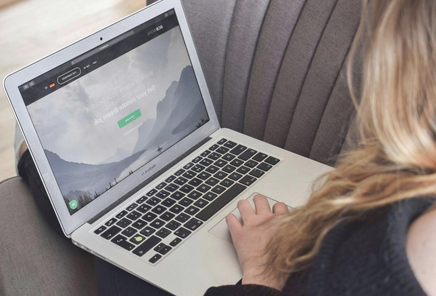 Séance de travail collaboratif entre entrepreneurs en formation